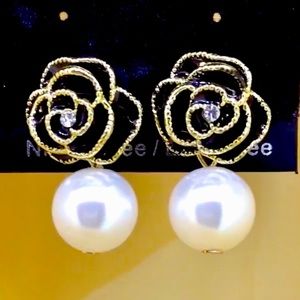 Camellia flower Pearl Enamel Earrings